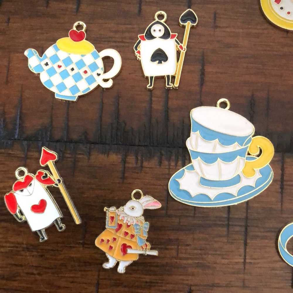 Alice in Wonderland Themed Charms bundle of 10 - Picture 3 of 4